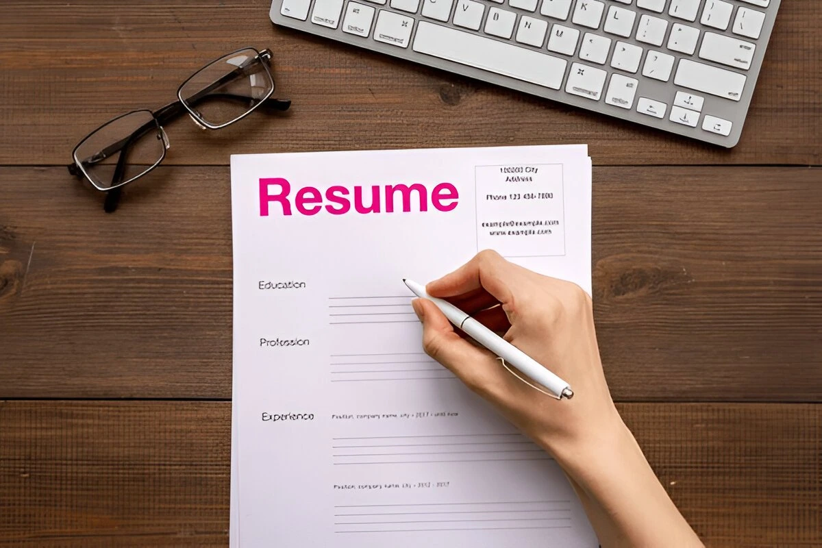 How to Write a Resume That Gets You Hired Fast